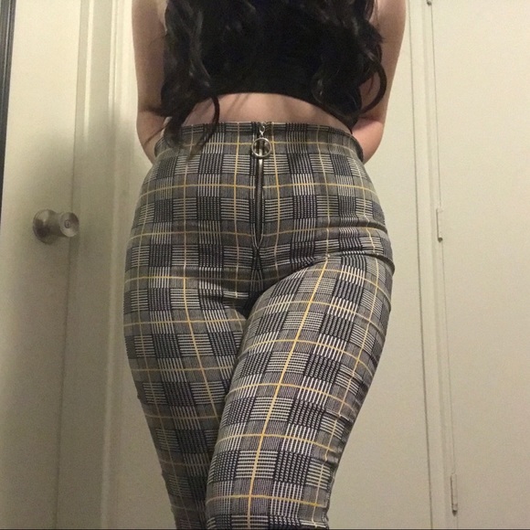 Fashion Nova Pants - PLAID STRETCHY PANTS SIZE M FASHIONNOVA